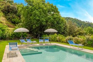 The swimming pool at or close to Convento La Perla