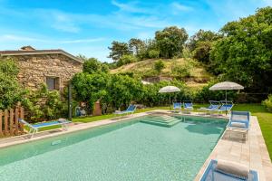 The swimming pool at or close to Convento La Perla
