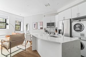 Fotografija u galeriji objekta Upper Eastside 3BD 1BA Gem u Njujorku