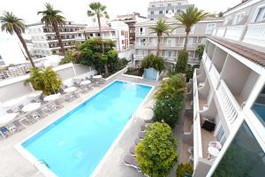 Basen w obiekcie Hotel RF San Borondon lub w pobliżu