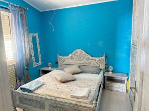 Foto dalla galleria di Bilocale con vista mare e monti a Cala Gonone a Cala Gonone Altre 13 foto