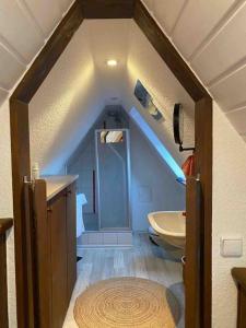 Ένα μπάνιο στο Loft in ruhiger Lage mit Blick ins Grüne +5 φωτογραφίες