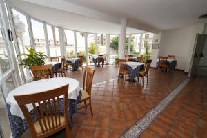 Restauracja lub miejsce do jedzenia w obiekcie Hotel RF San Borondon