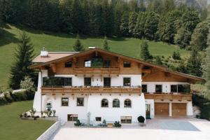 Budova, kde se aparthotel nachází