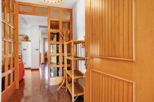 Knihovna v apartmánu