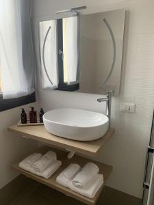Koupelna v ubytování Appartamento A Rho Fiera Galeazzi + 9 fotografií
