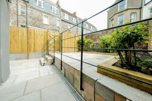Balkoni atau teres di Grange Road Two Bedroom Flat