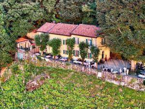 A garden outside Ristorante Hotel Falchetto