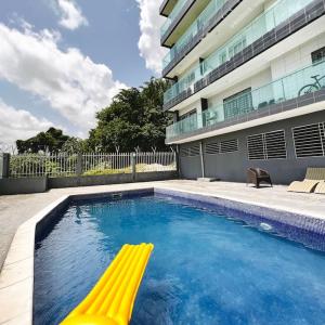 Bazén v ubytování Apartment Pool- Balcony- Parking- Self CheckIn- WIFI -A3 nebo v jeho okolí
