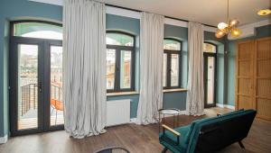 Χώρος καθιστικού στο Superior Apartment In Abanotubani- By Wehost