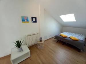 Ένα ή περισσότερα κρεβάτια σε δωμάτιο στο Appartement T3 en duplex Proche Gare avec Parking Privé