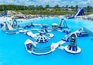 Πισίνα στο ή κοντά στο Brand New Tampa Oasis with Private Jacuzzi Retreat