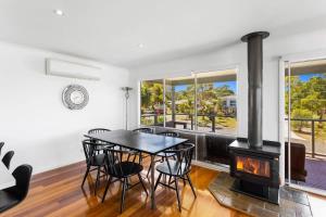 Gambar di galeri bagi Ocean View Escape w 3BR & 2BA di Rhyll