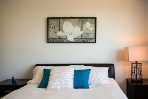 Katil atau katil-katil dalam bilik di Ocean View Escape w 3BR & 2BA