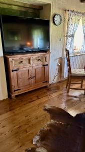 TV a/nebo společenská místnost v ubytování Country House Novosel