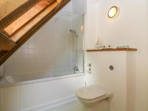 Koupelna v ubytování Oaklands + 32 fotografií