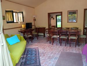 Posezení v ubytování MARIA HOLIDAY HOMES La Pineta di Sinalunga