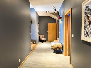 Postelja oz. postelje v sobi nastanitve Sumptuous Chalet with Breathtaking views by GuestLee