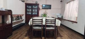Kuchyň nebo kuchyňský kout v ubytování CHARAKAMA Guest Bungalow - GAMPAHA