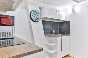 Dazzling studio Caire
