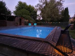 Πισίνα στο ή κοντά στο Bungalow 2 pièces, SDB, terrasse, Piscine de mai à octobre +11 φωτογραφίες