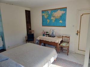 Gambar di galeri bagi Chambre et terrasse dans une ancienne bergerie di Olargues