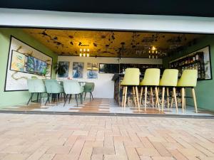 Area soggiorno di 24 On Basil Boutique Luxury Hotel