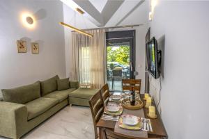 Χώρος καθιστικού στο Maria's Deluxe Apartments