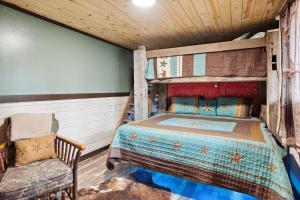 Ένα ή περισσότερα κρεβάτια σε δωμάτιο στο Buckhorn Lodge #3115