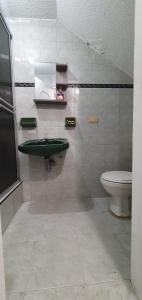 Koupelna v ubytování San Antonio ROOM cerca al aeropuerto