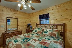 Postel nebo postele na pokoji v ubytování Rippling Waters #278