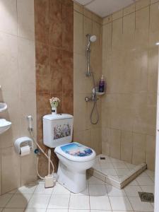 Ένα μπάνιο στο The 1Residence Dubai