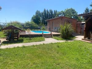 Бассейн в Cabañas Reina Margarita или поблизости