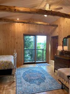 Katil atau katil-katil dalam bilik di Mountain Majesty - Katahdin View & Soft Sand Beach