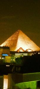 Φωτογραφία από το άλμπουμ του HORUS Pyramids στο Κάιρο