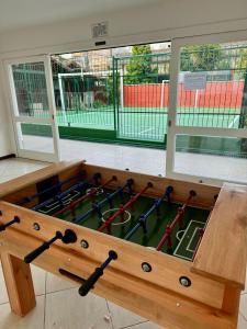 Η αίθουσα παιχνιδιών του Apartamento com piscina em Olaria