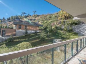 una vista dal balcone di una casa di Appartement 6 pers - Courchevel Village - Centre station - Pistes à deux pas - SPA inclus - FR-1-631-200 a Courchevel