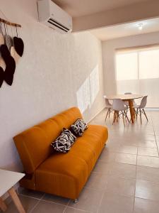 Et opholdsområde på Casa Frente a Alberca cerca de playa + 18 billeder