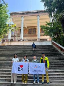 入住Kunming Upland International Youth Hostel ,near the city center ,2 mins walk to the subway, 2 mins walk to the Green Lake, Close to Yuan tong Temple, Old street, Yunnan University, convenient payment and visa cards are accepted的客人