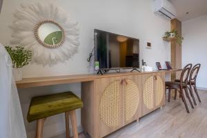 Μια τηλεόραση ή/και κέντρο ψυχαγωγίας στο Homestay Ocean Park full đồ, thoáng đẹp S208