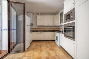 Kuchyň nebo kuchyňský kout v ubytování Santa Ana Free Parking Cordoba Center