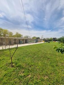 Κήπος έξω από το Vadul Anikis