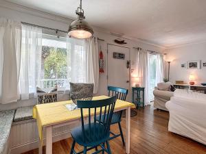 Voodi või voodid majutusasutuse ~ Fish Cottage ~ NSB Sanctuary Pool Courtyard View Coronado Arms B11 toas +35 fotot