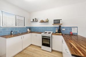 Gallery image of Coastal Retreat, Beach Unit in Mooloolaba