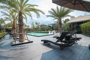 Bazén v ubytování SeeView Resort (ซีวิว รีสอร์ต) nebo v jeho okolí