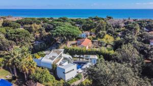 Gallery image of Villa IRIS in Ramatuelle