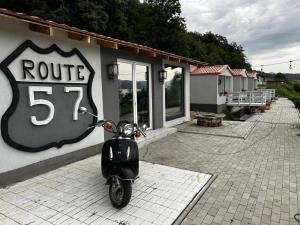 Fotografie z fotogalerie ubytování Route 57 Sichevița v destinaci Sicheviţa