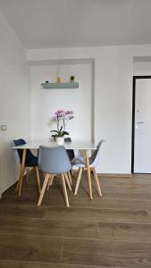 Φωτογραφία από το άλμπουμ του The Stopover Suite House στο Φιουμιτσίνο +21 φωτογραφίες