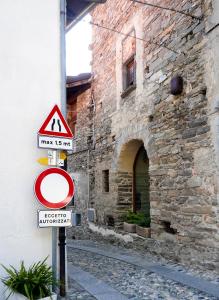 Fotografie z fotogalerie ubytování La Torre Colombaia - monumento del 1400 v destinaci Arnad