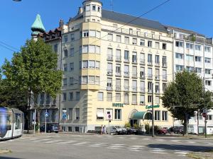 Budova, kde se hotel nachází